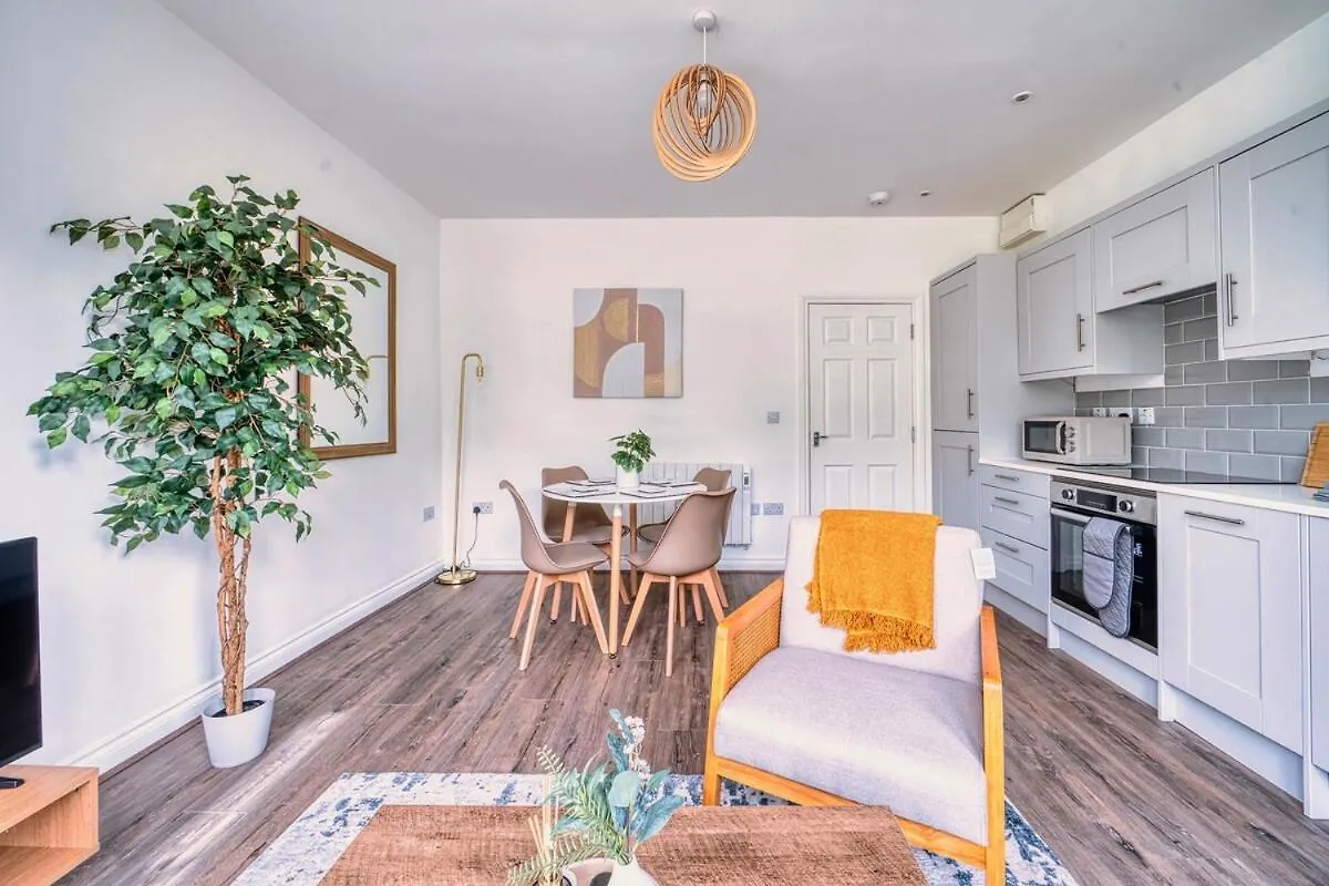 Long Stay Stylish 2Bed Apartment 5 Min Walk To City Centre With Parking カーディフ